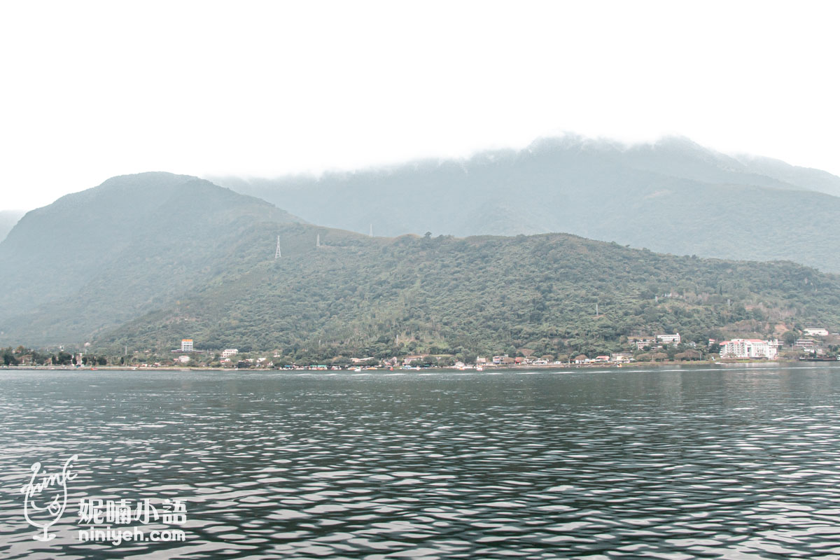 鯉魚潭風景區遊湖指南｜天鵝船/獨木舟價格、在地人私房「鯉魚山全景」拍照點