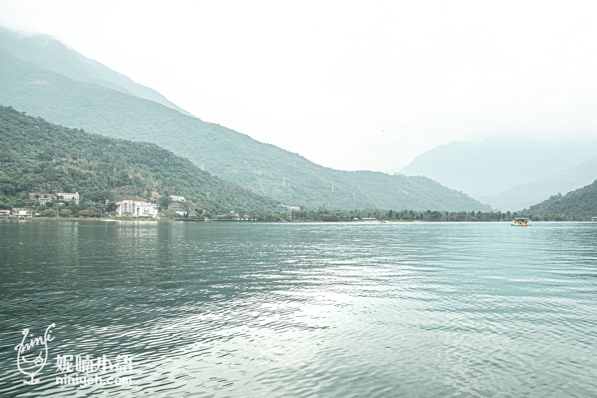 鯉魚潭風景區遊湖指南｜天鵝船/獨木舟價格、在地人私房「鯉魚山全景」拍照點 @Nico＆妮喃小語