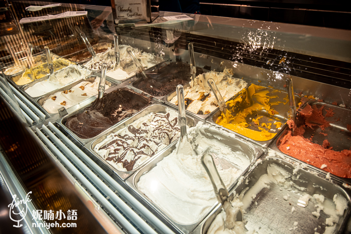 佛羅倫斯美食｜Venchi Cioccolato e Gelato。精品購物街必吃的「Venchi」排隊冰淇淋