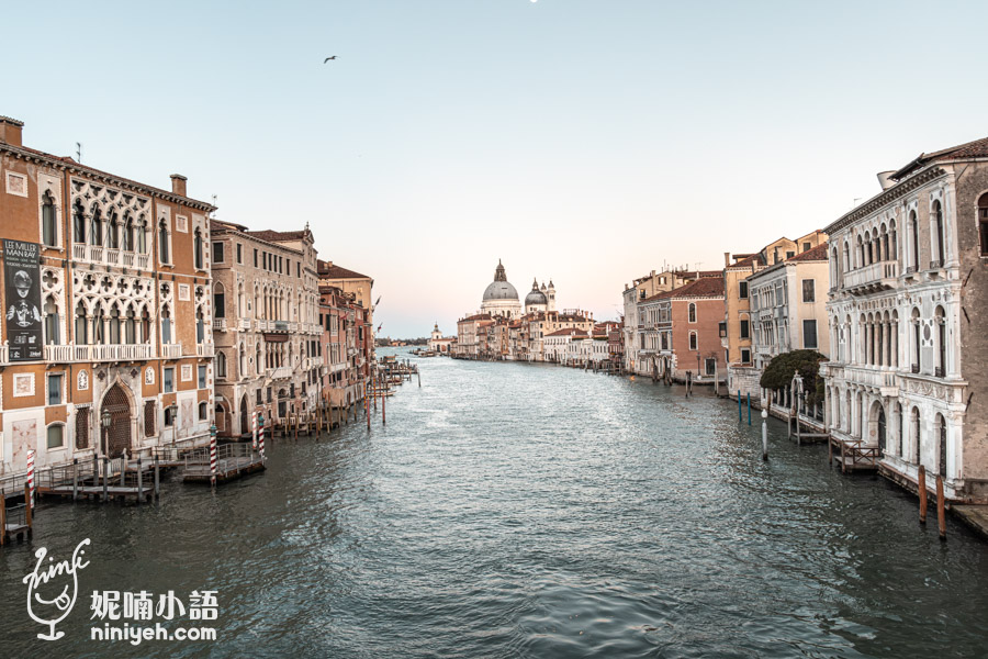 威尼斯景點推薦｜學院橋 Ponte dell'Accademia。威尼斯最浪漫必去的經典場景！夢幻夕陽黃昏必拍