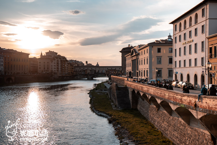 【義大利/佛羅倫斯景點】老橋 Ponte Vecchio。橫跨阿諾河七百年！佛羅倫斯最古老的金舖拱橋