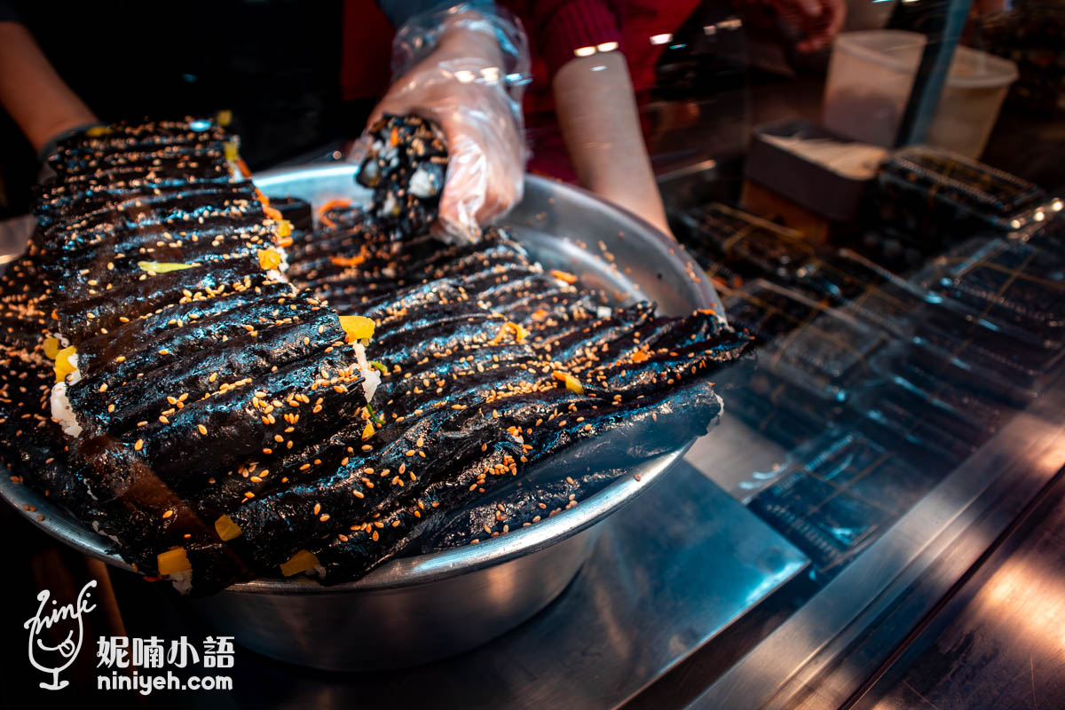 【首爾美食】廣藏市場母女紫菜包飯。麻藥紫菜捲創店始祖！有中文菜單可點
