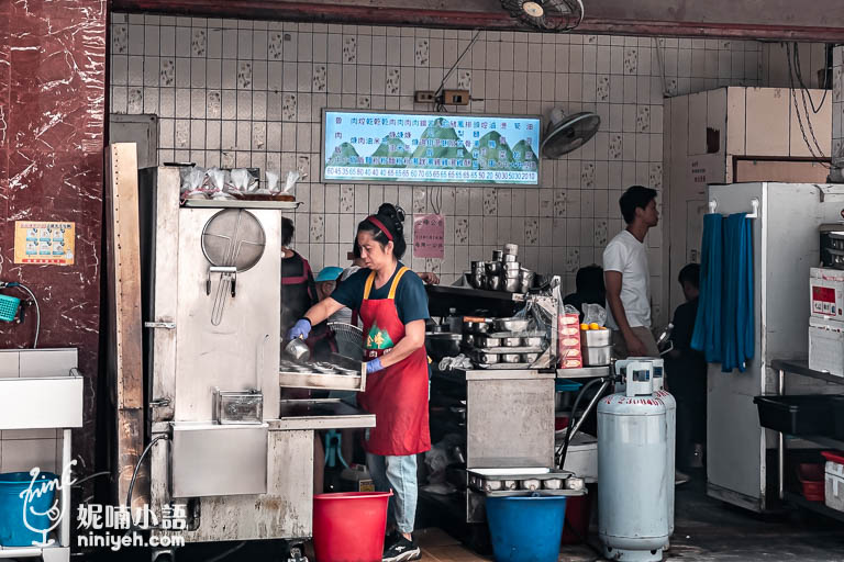 金峰魯肉飯, 台北魯肉飯, 南門市場美食, 台灣傳統美食, 台北必吃, 台北美食推薦, 魯肉飯老店, 魯肉飯推薦, 台北經典小吃,