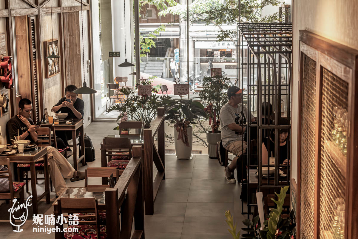 共咖啡(Cộng Cà Phê)台北光復南店|征服義大利人的越南網美咖啡廳!必吃被耽誤的牛肉河粉 共咖啡(Cộng Cà Phê)台北光復南店|征服義大利人的越南網美咖啡廳!必吃被耽誤的牛肉河粉