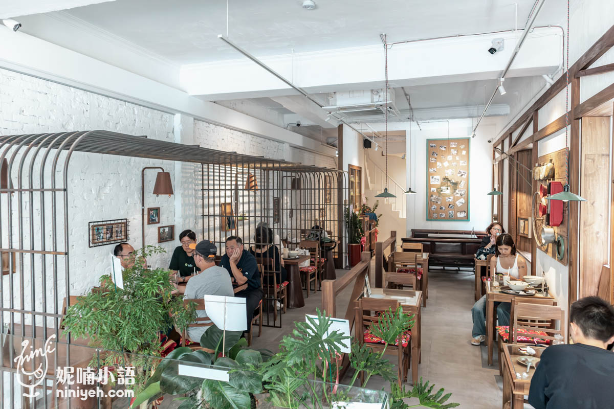 共咖啡(Cộng Cà Phê)台北光復南店|征服義大利人的越南網美咖啡廳!必吃被耽誤的牛肉河粉 共咖啡(Cộng Cà Phê)台北光復南店|征服義大利人的越南網美咖啡廳!必吃被耽誤的牛肉河粉