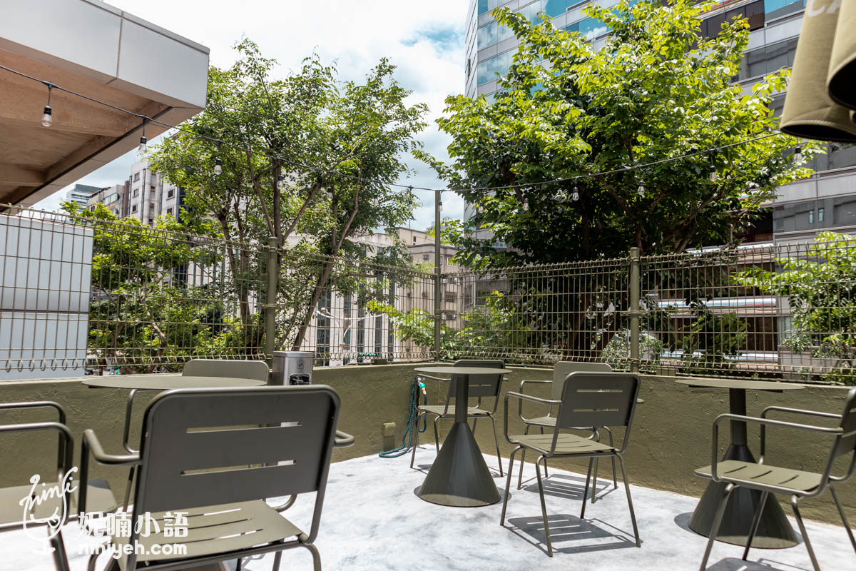 共咖啡(Cộng Cà Phê)台北光復南店|征服義大利人的越南網美咖啡廳!必吃被耽誤的牛肉河粉 共咖啡(Cộng Cà Phê)台北光復南店|征服義大利人的越南網美咖啡廳!必吃被耽誤的牛肉河粉