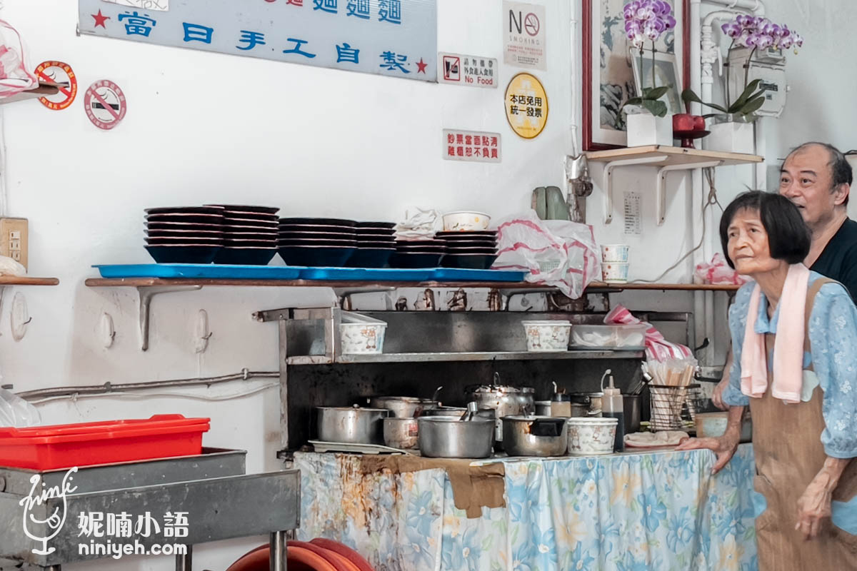 中原素麵食｜善導寺推薦素食小吃，午餐時段學生上班族都在排隊