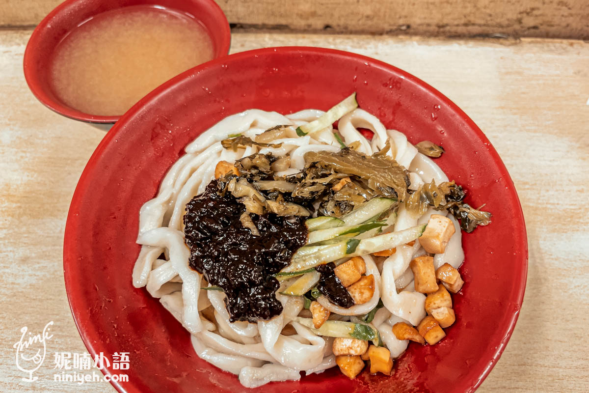 中原素麵食｜善導寺推薦素食小吃，午餐時段學生上班族都在排隊