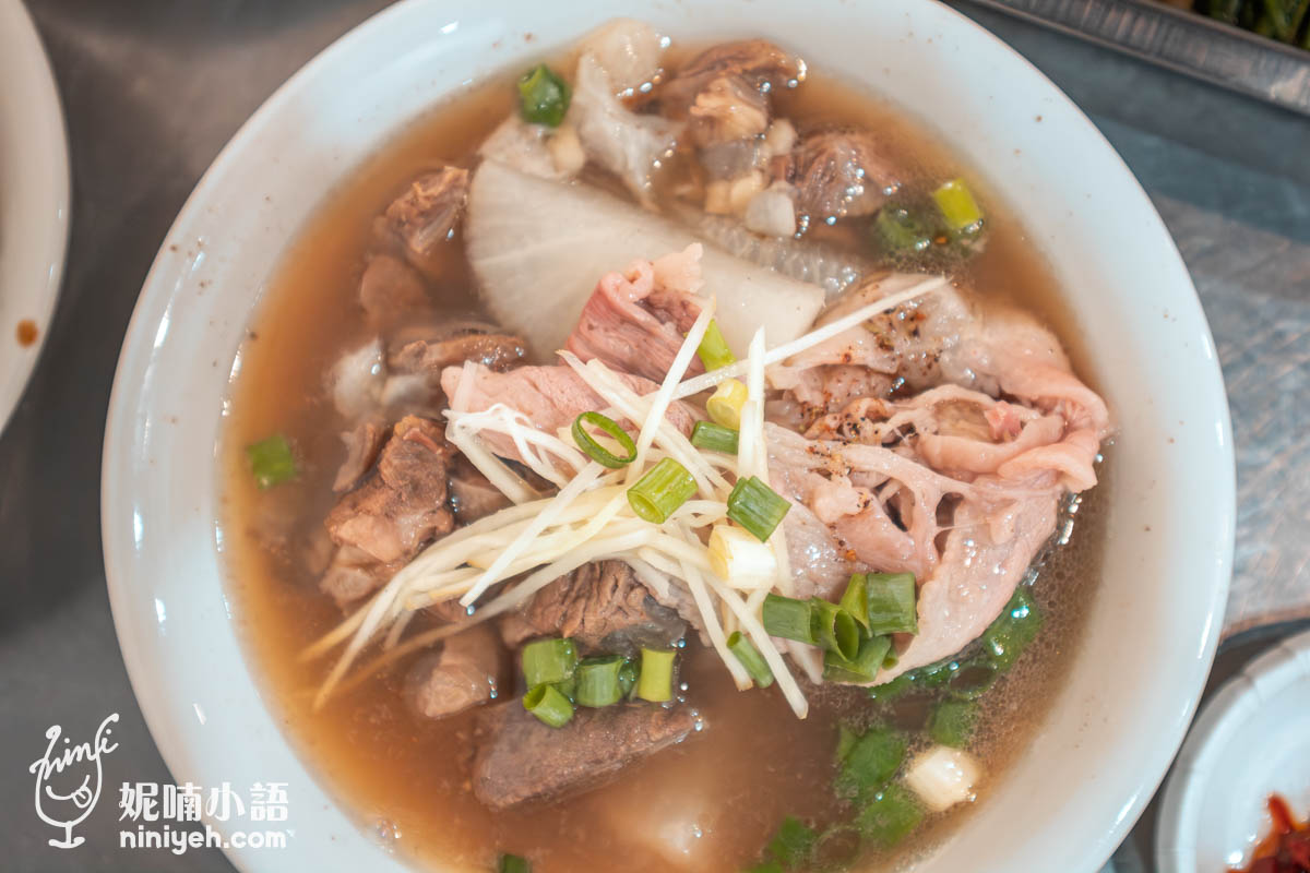老牛牛肉燥飯｜首屆500碗小吃！行家必點鮮燙牛肉湯和超強滷味