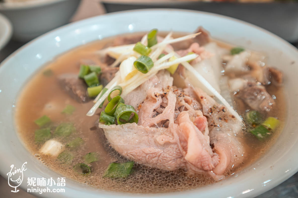 老牛牛肉燥飯｜首屆500碗小吃！行家必點鮮燙牛肉湯和超強滷味