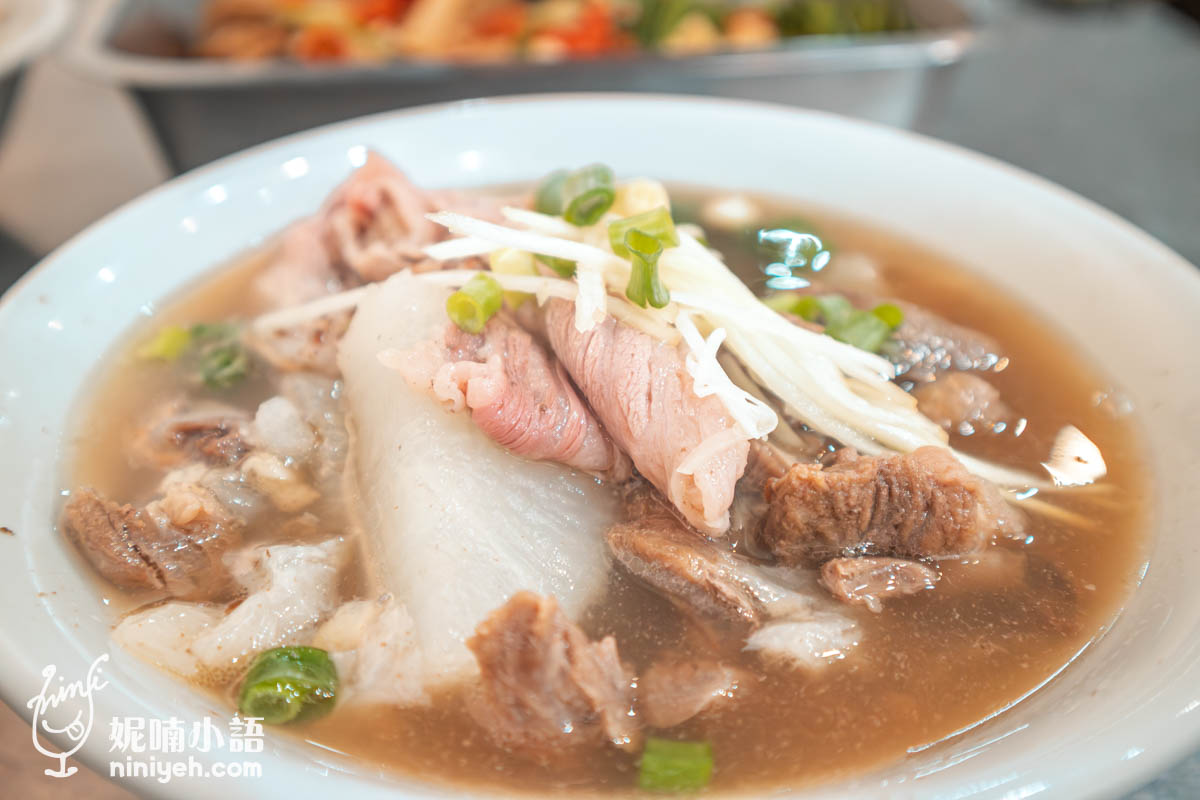 老牛牛肉燥飯｜首屆500碗小吃！行家必點鮮燙牛肉湯和超強滷味