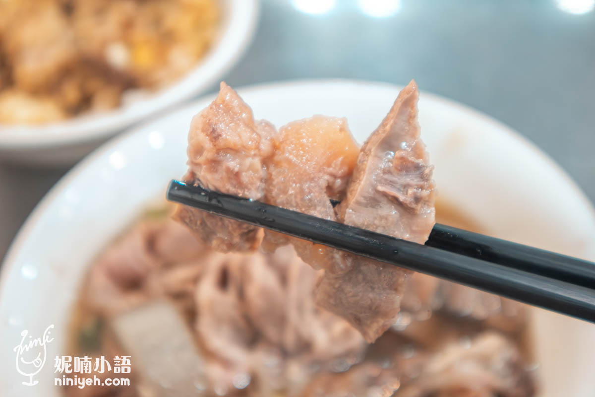 老牛牛肉燥飯｜首屆500碗小吃！行家必點鮮燙牛肉湯和超強滷味