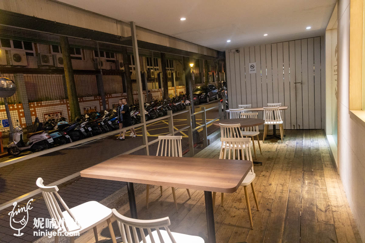 Creative Pasta 創義麵（東湖店）｜薯條日無限吃！服務一級棒的寵物親子友善餐廳