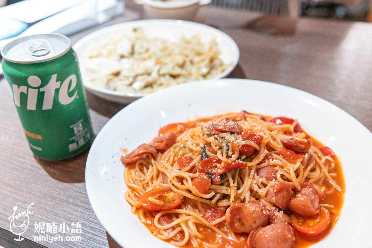 Creative Pasta 創義麵（東湖店）｜薯條日無限吃！服務一級棒的寵物親子友善餐廳 @Nico＆妮喃小語