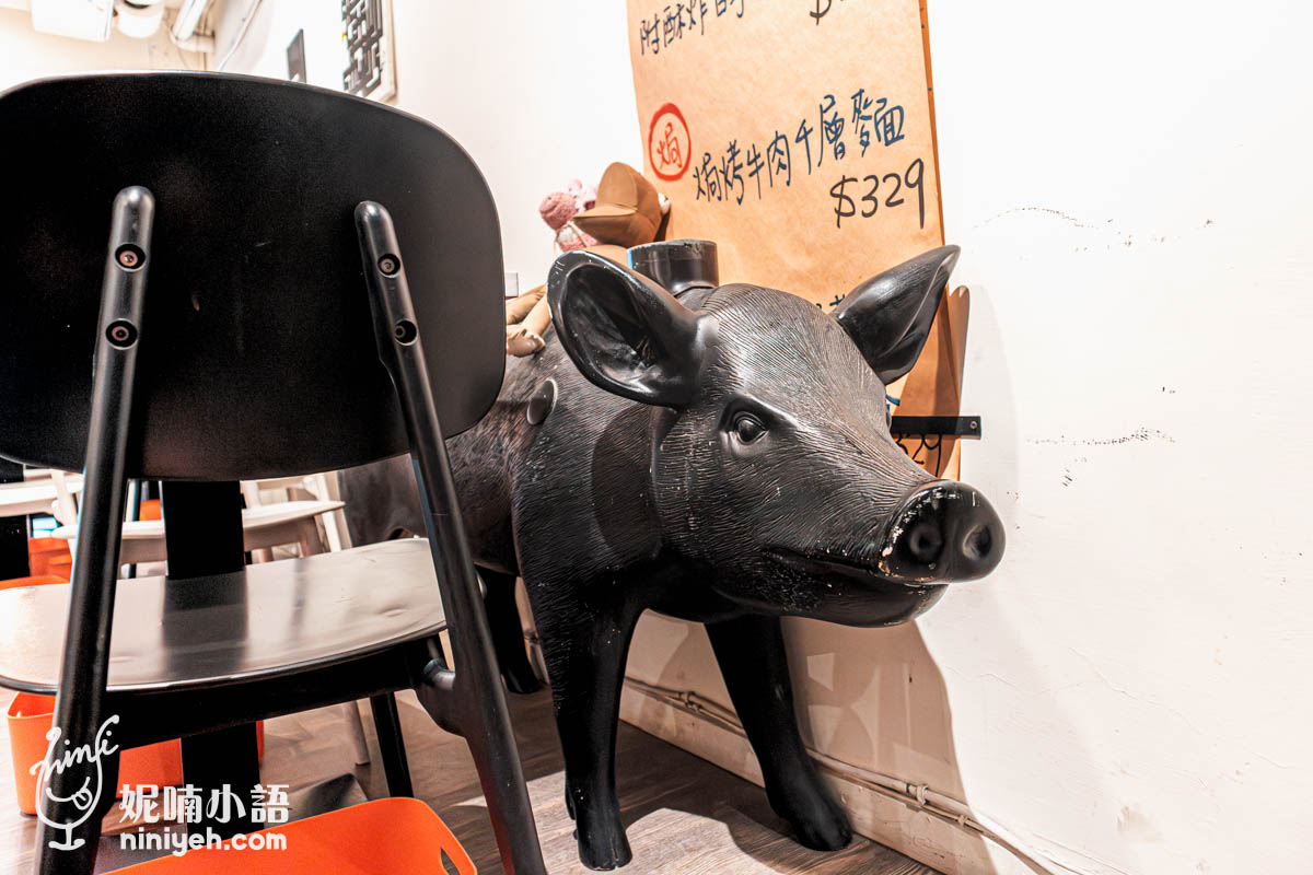 豬跳舞小餐館｜東區資深餐酒館！必吃料理竟是豬耳朵