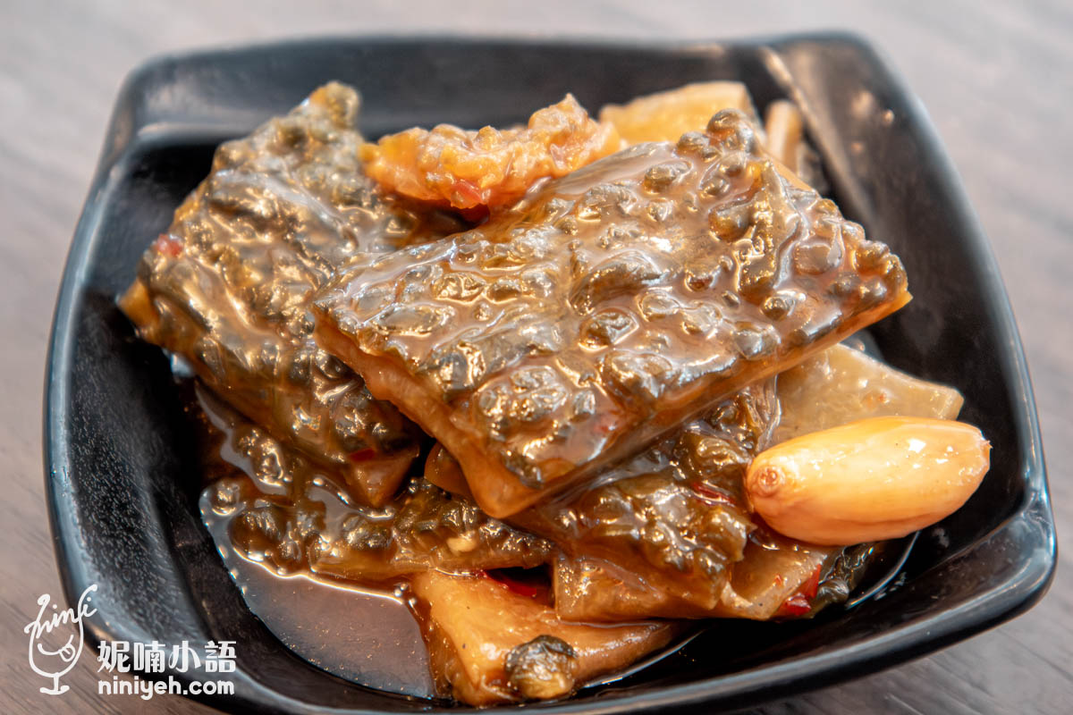 犂園湯包館｜黃仁勳而再度爆紅！排隊預約困難的台北小籠湯包店