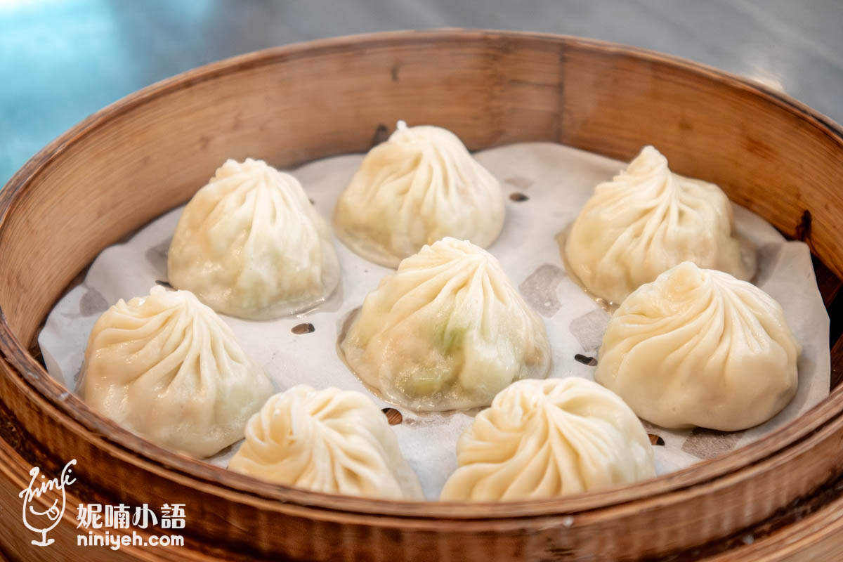 犂園湯包館｜黃仁勳而再度爆紅！排隊預約困難的台北小籠湯包店