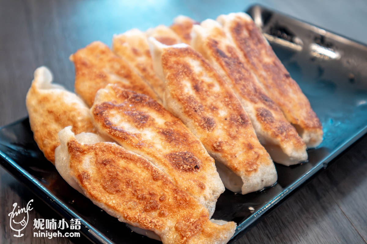 犂園湯包館｜黃仁勳而再度爆紅！排隊預約困難的台北小籠湯包店