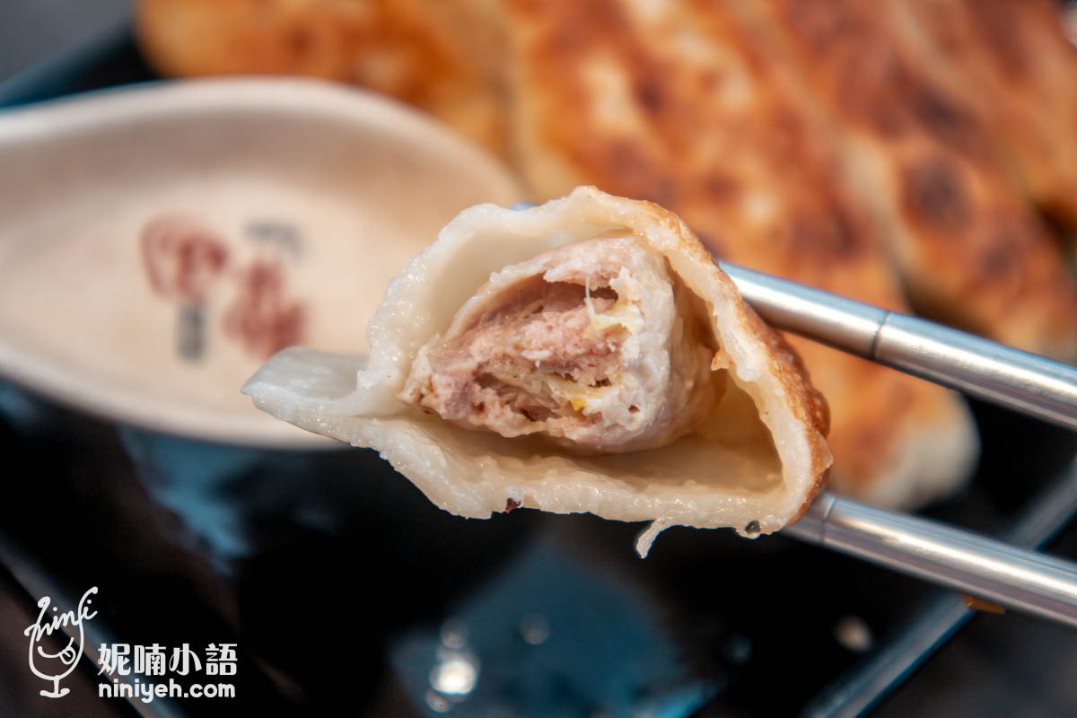 犂園湯包館｜黃仁勳而再度爆紅！排隊預約困難的台北小籠湯包店