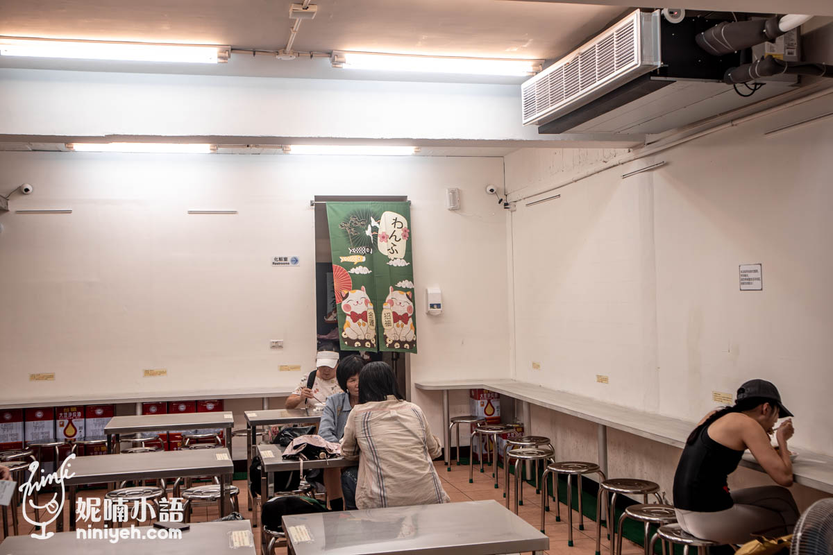 玉里橋頭臭豆腐（台北店）｜臭氣張揚吃起來卻輕盈無比！美食家也來朝聖的臭豆腐神店