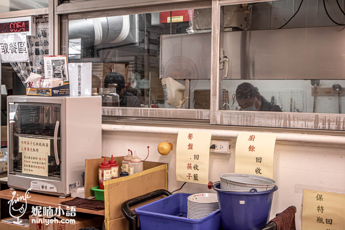 玉里橋頭臭豆腐（台北店）｜臭氣張揚吃起來卻輕盈無比！美食家也來朝聖的臭豆腐神店