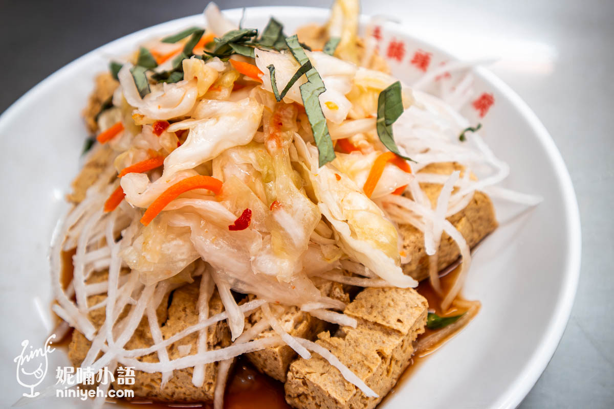 玉里橋頭臭豆腐（台北店）｜臭氣張揚吃起來卻輕盈無比！美食家也來朝聖的臭豆腐神店