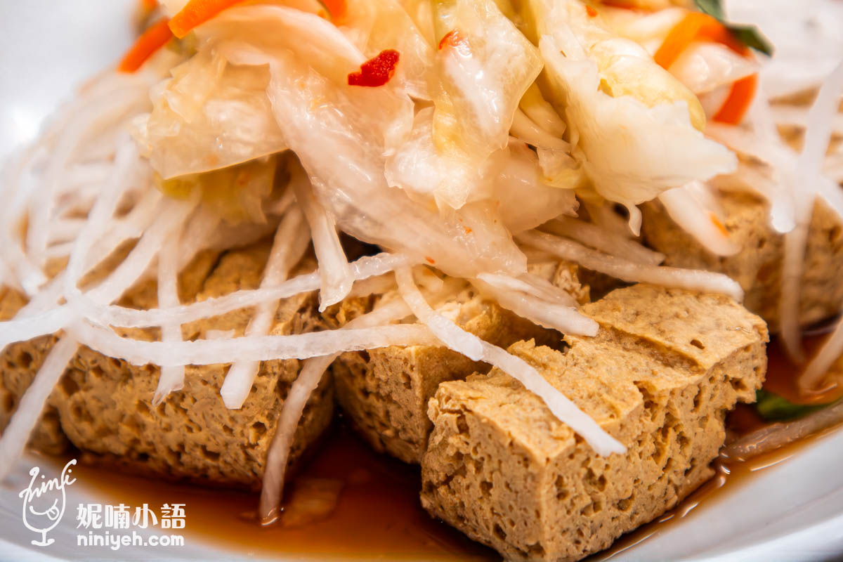 玉里橋頭臭豆腐（台北店）｜臭氣張揚吃起來卻輕盈無比！美食家也來朝聖的臭豆腐神店