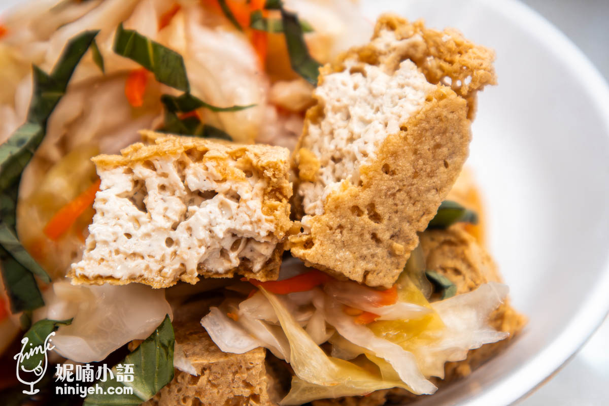 玉里橋頭臭豆腐（台北店）｜臭氣張揚吃起來卻輕盈無比！美食家也來朝聖的臭豆腐神店