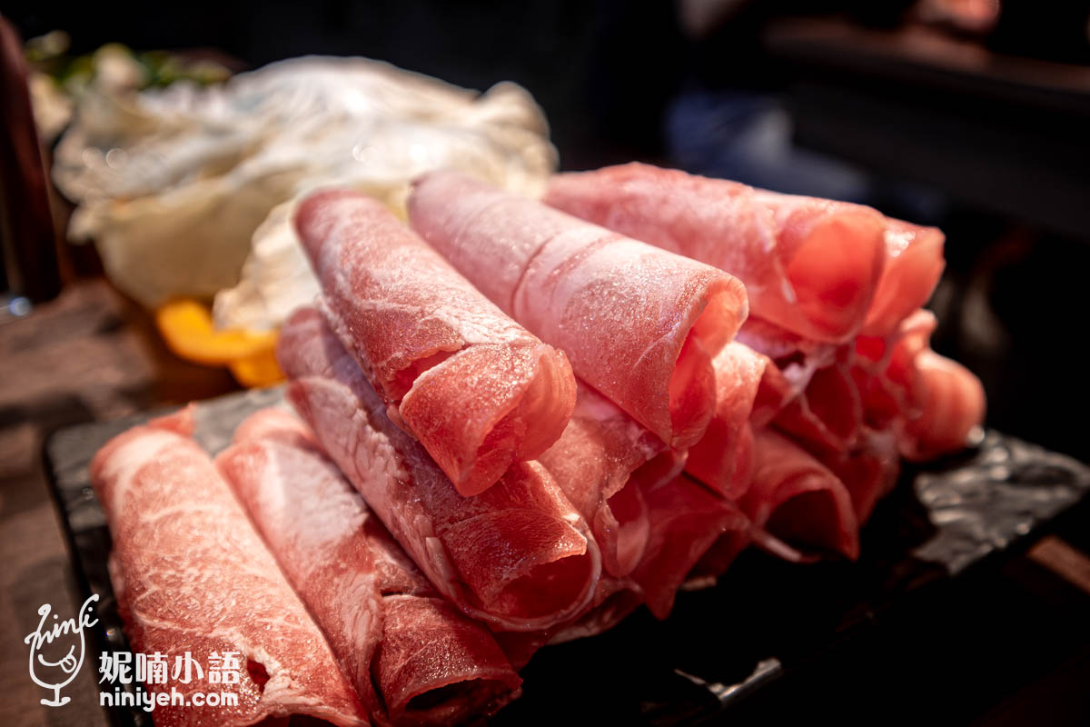 雅香石頭火鍋|板橋火鍋推薦!新北耶誕城爆棚的深夜食堂 雅香石頭火鍋|板橋火鍋推薦!新北耶誕城爆棚的深夜食堂