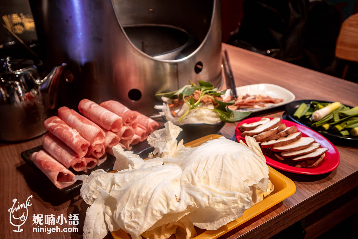 雅香石頭火鍋|板橋火鍋推薦!新北耶誕城爆棚的深夜食堂 雅香石頭火鍋|板橋火鍋推薦!新北耶誕城爆棚的深夜食堂