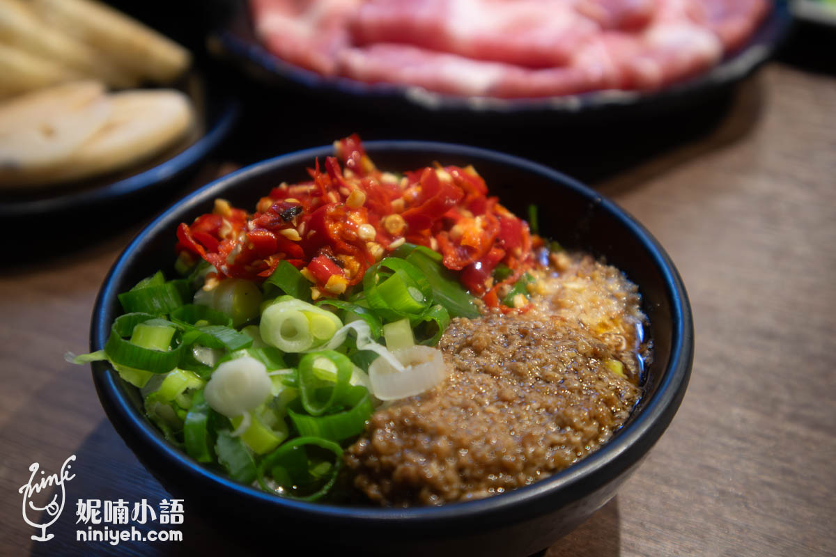 雅香石頭火鍋|板橋火鍋推薦!新北耶誕城爆棚的深夜食堂 雅香石頭火鍋|板橋火鍋推薦!新北耶誕城爆棚的深夜食堂