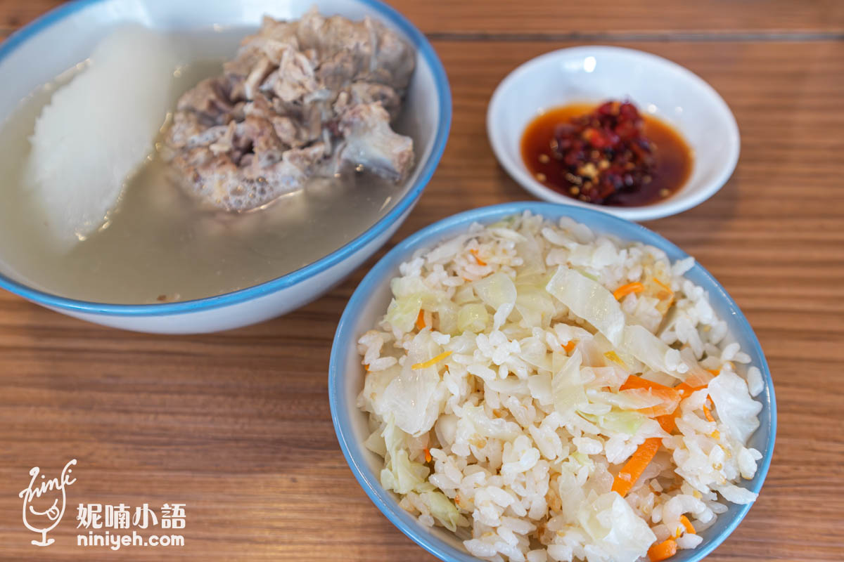 合江街排骨湯高麗菜飯｜一套菜湯征服上班族的嘴！無名排骨湯再熱都要喝