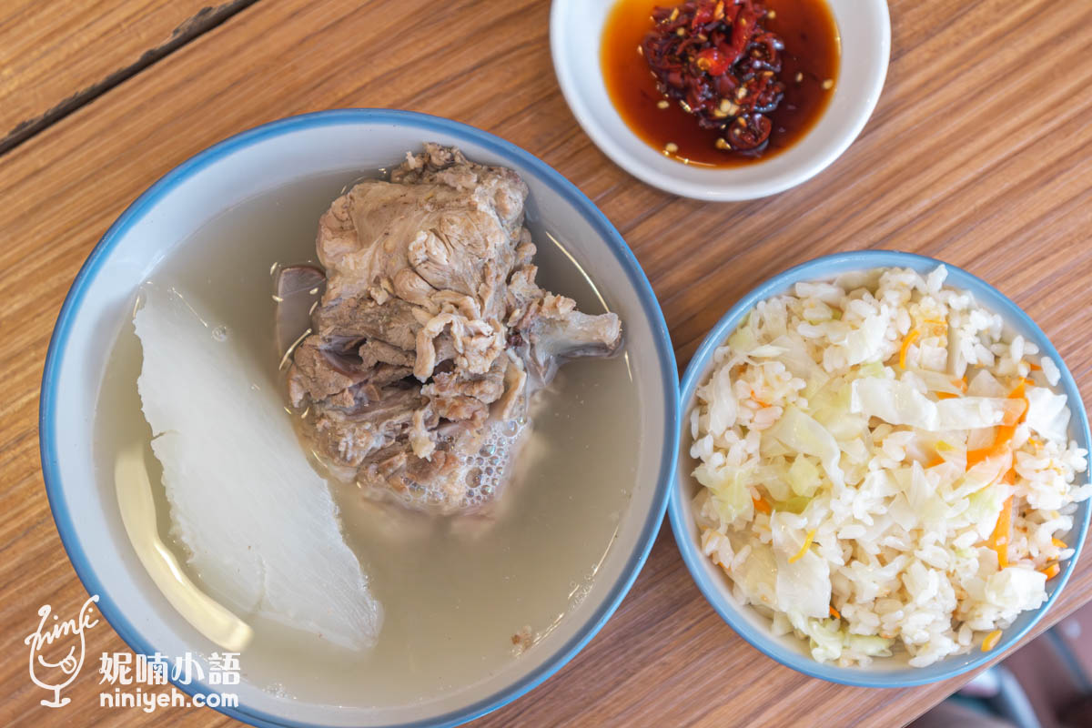 合江街排骨湯高麗菜飯｜一套菜湯征服上班族的嘴！無名排骨湯再熱都要喝 @Nico＆妮喃小語