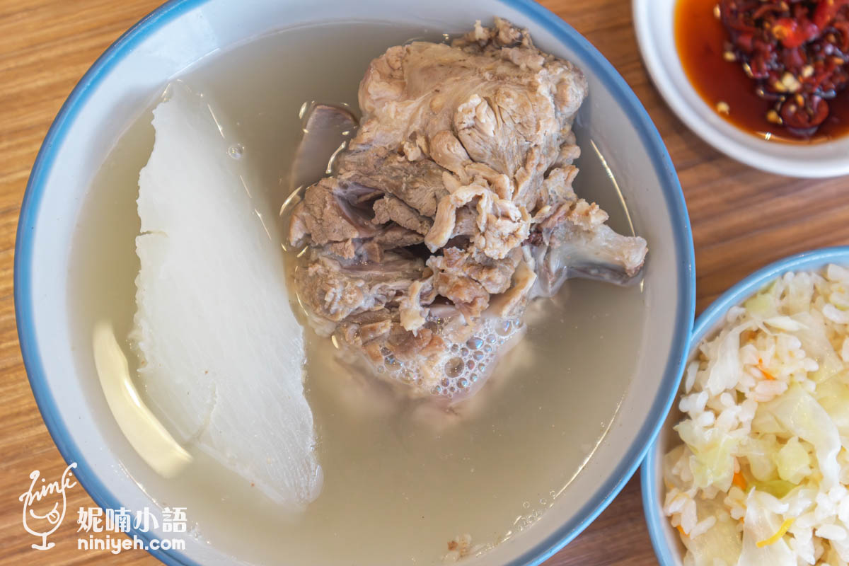 合江街排骨湯高麗菜飯｜一套菜湯征服上班族的嘴！無名排骨湯再熱都要喝