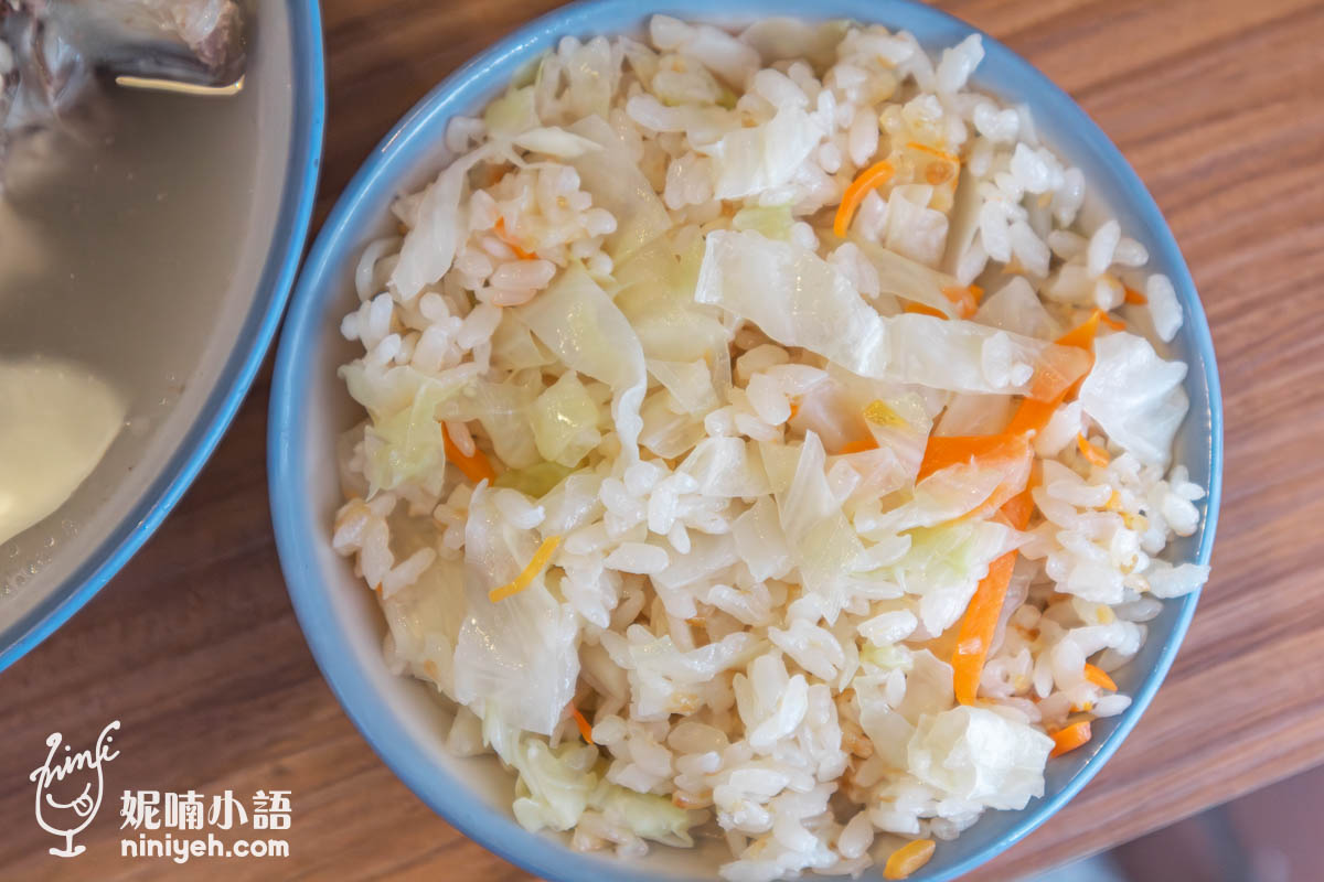 合江街排骨湯高麗菜飯｜一套菜湯征服上班族的嘴！無名排骨湯再熱都要喝