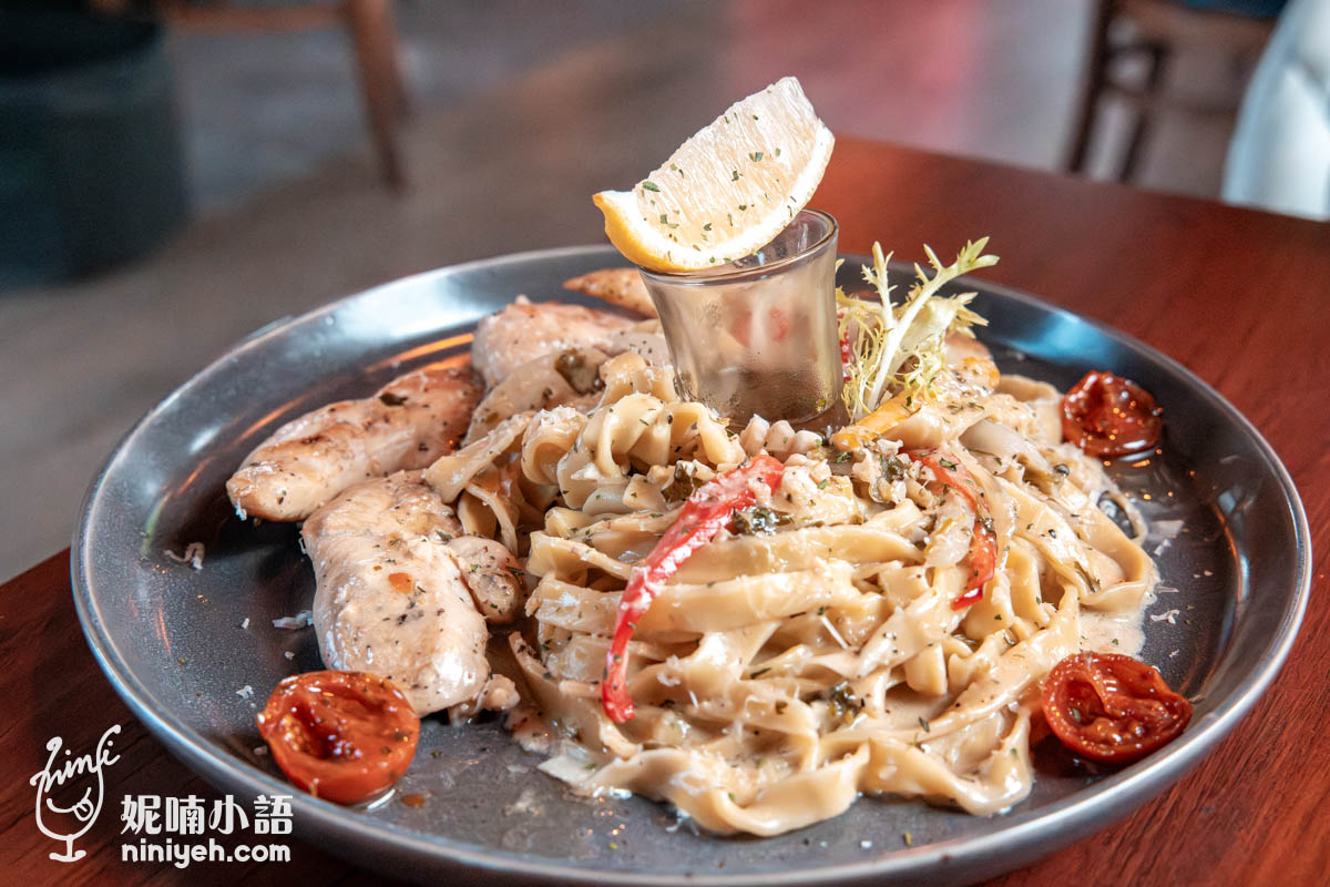 ABV閣樓餐酒館｜板橋新北耶誕城開吃！高空景觀精釀啤酒餐廳推薦