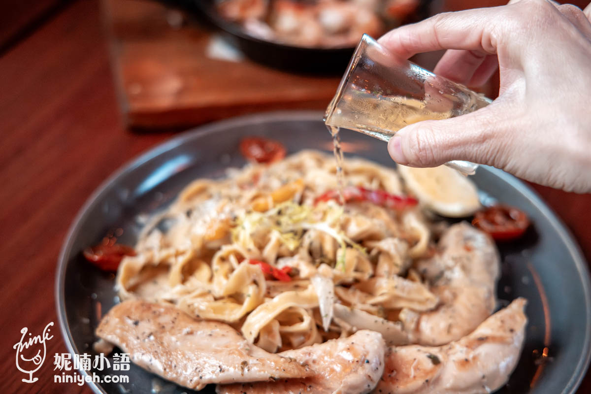 ABV閣樓餐酒館｜板橋新北耶誕城開吃！高空景觀精釀啤酒餐廳推薦