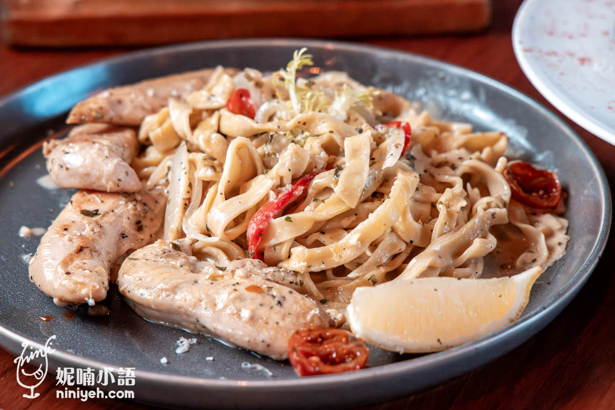 ABV閣樓餐酒館｜板橋新北耶誕城開吃！高空景觀精釀啤酒餐廳推薦