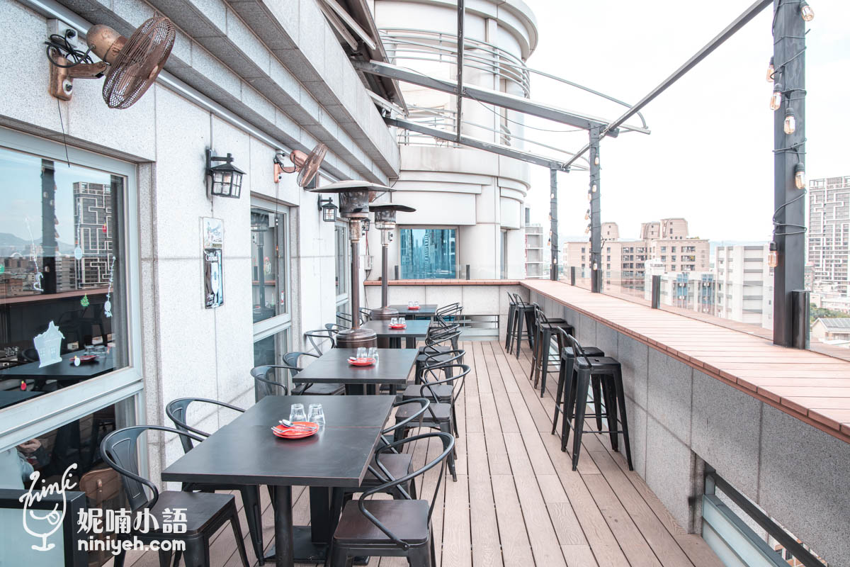 ABV閣樓餐酒館｜板橋新北耶誕城開吃！高空景觀精釀啤酒餐廳推薦