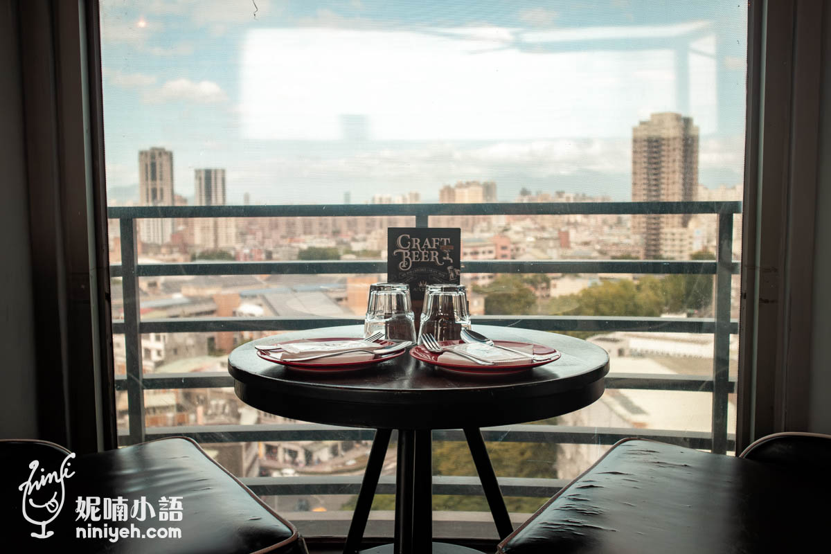 ABV閣樓餐酒館｜板橋新北耶誕城開吃！高空景觀精釀啤酒餐廳推薦