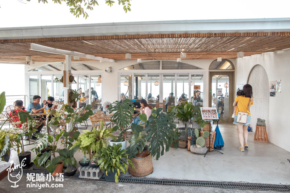 虎嘯山嵐｜埔里高空景觀餐廳推薦！山間玻璃屋用餐欣賞飛行傘玩家翱翔