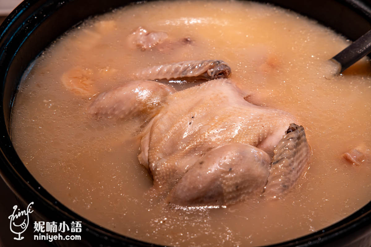 彭園年菜之魚翅花膠土雞鍋