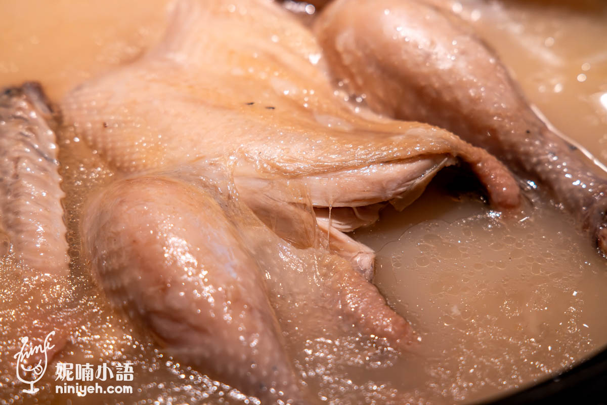 彭園年菜之魚翅花膠土雞鍋