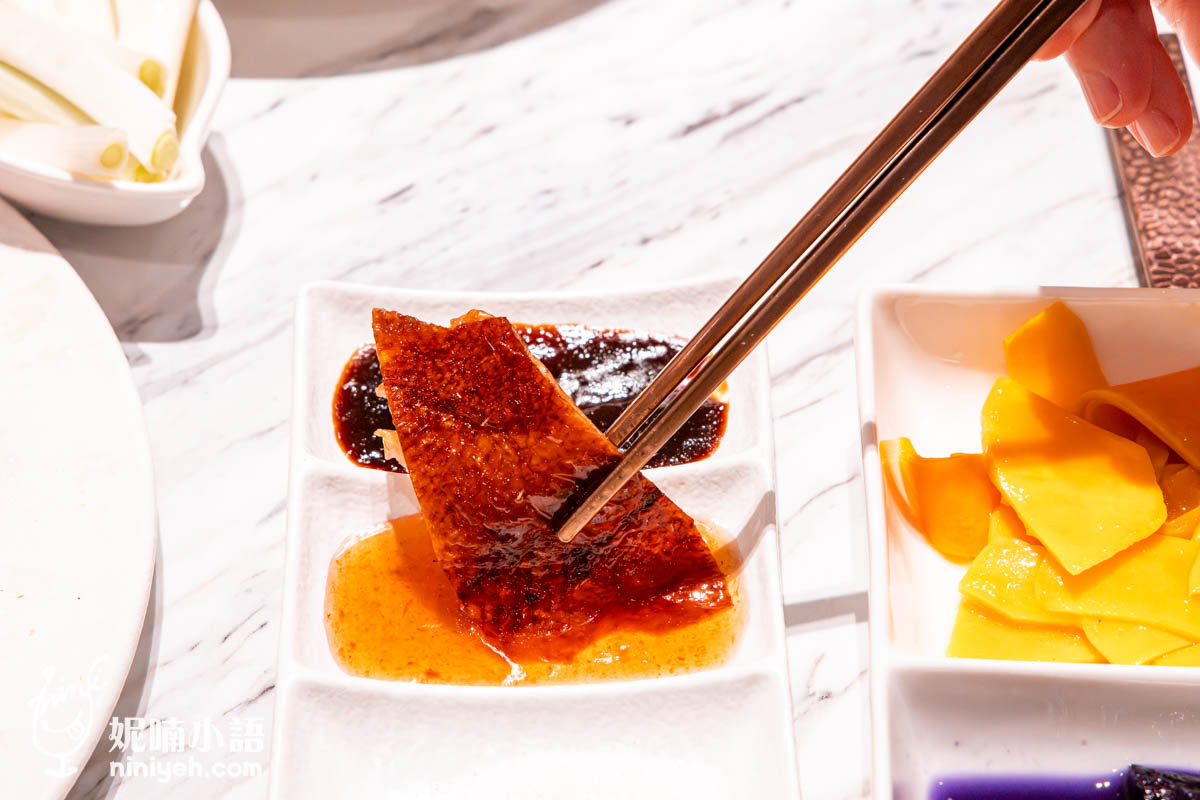 鴨覓烤鴨餐廳｜信義區最潮片皮烤鴨就在微風南山！桌邊手沖豆花太有記憶點