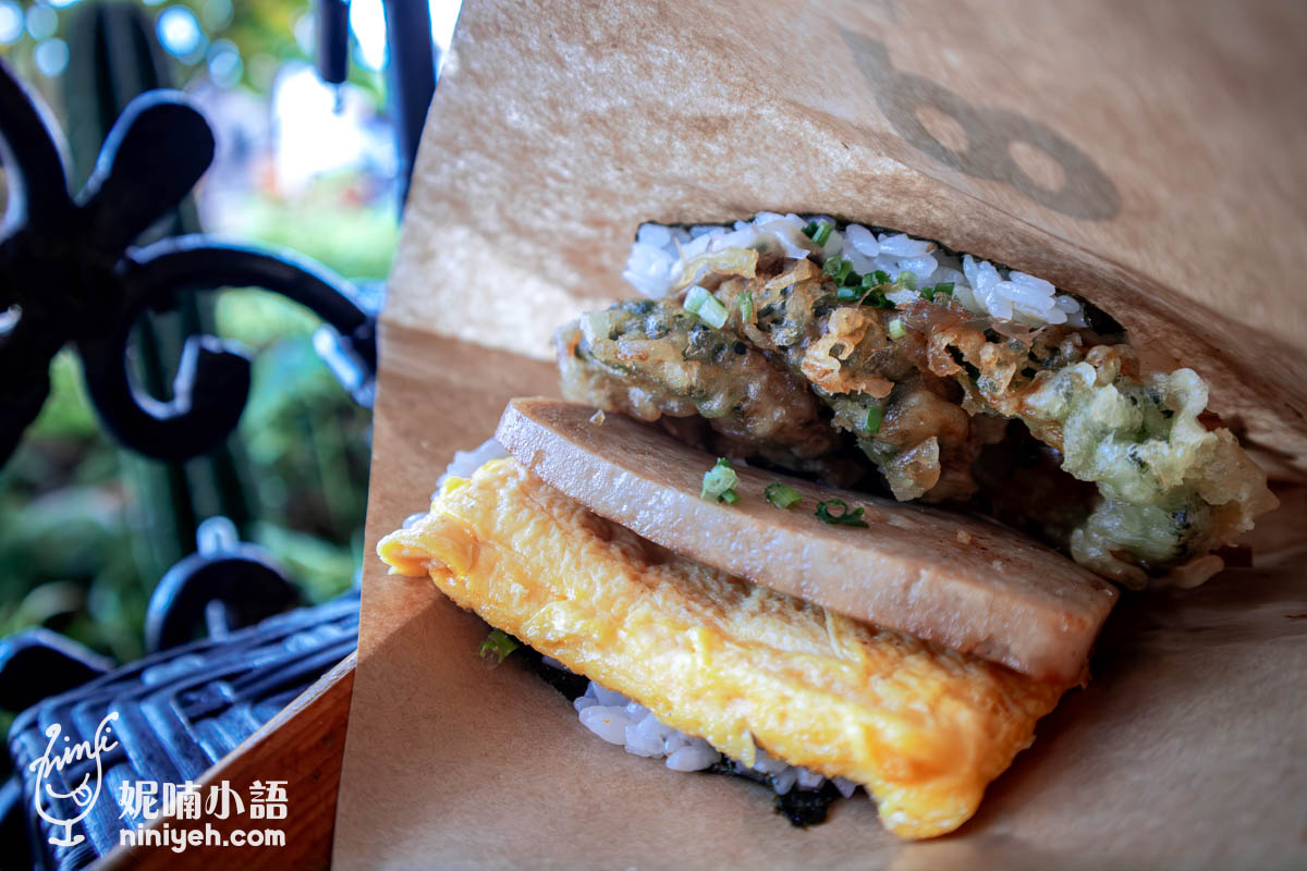 美國村必吃｜豬肉蛋飯糰北谷店。美國村散步美食！沖繩唯一一間海景分店