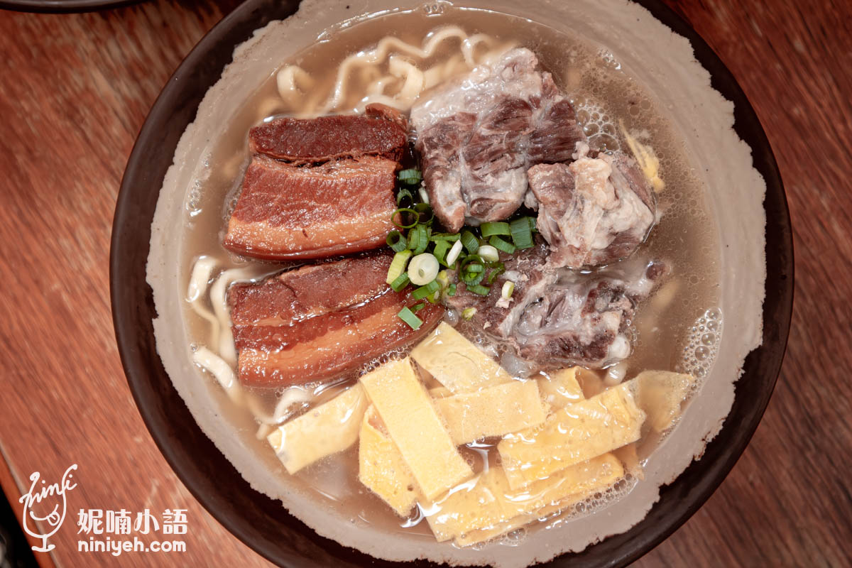 沖繩美食｜浜屋沖繩麵。美國村旁必吃美食！不吃會想念的豬軟骨沖繩麵