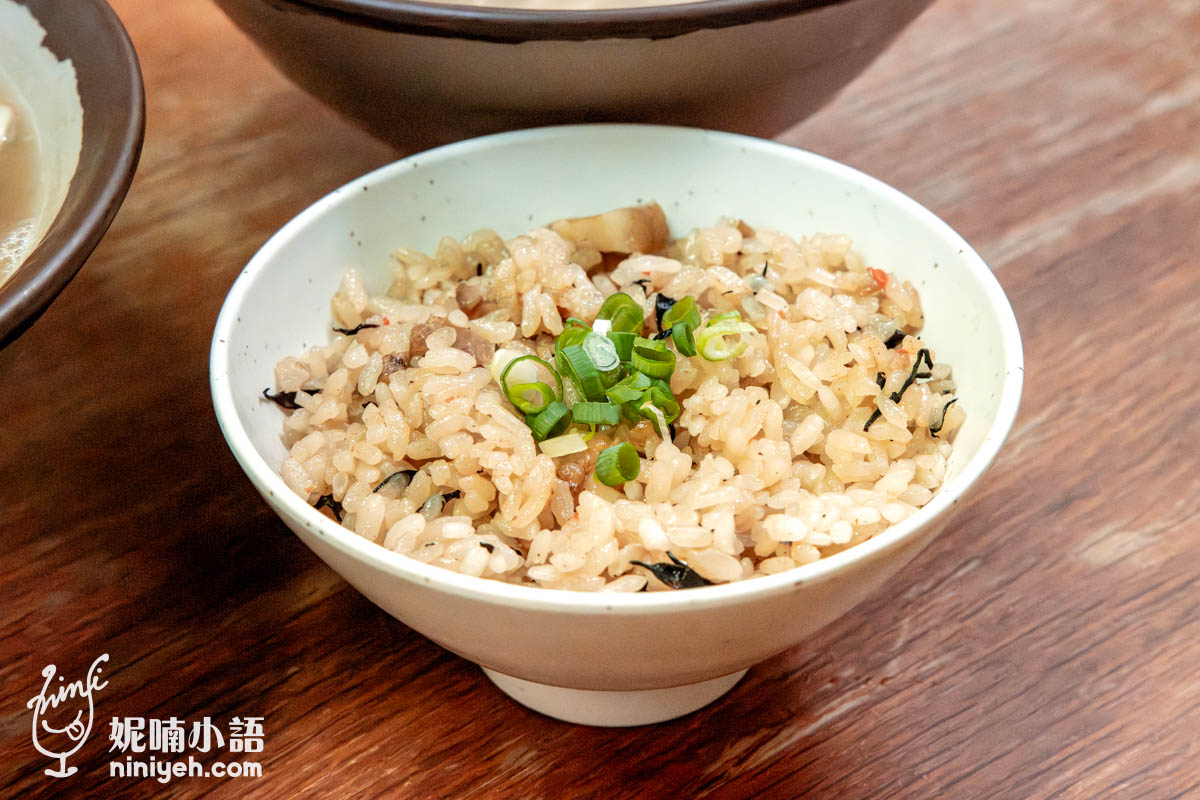 沖繩美食｜浜屋沖繩麵。美國村旁必吃美食！不吃會想念的豬軟骨沖繩麵