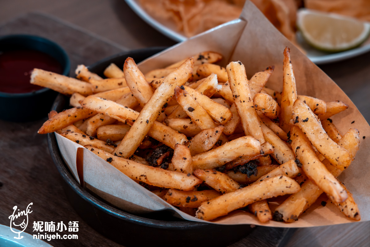 瓦樣山巷｜台南玉井蔬食景觀餐廳！占地三千坪歐風戶外露營區