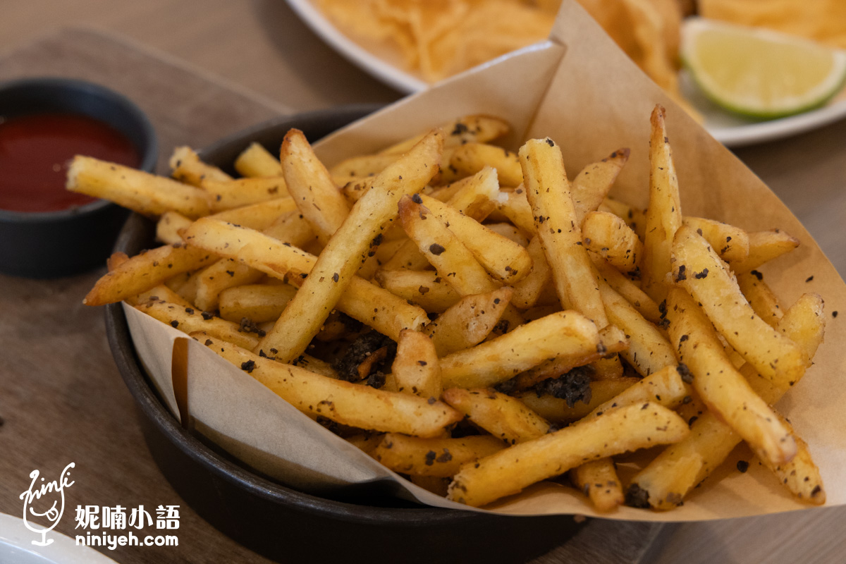 瓦樣山巷｜台南玉井蔬食景觀餐廳！占地三千坪歐風戶外露營區