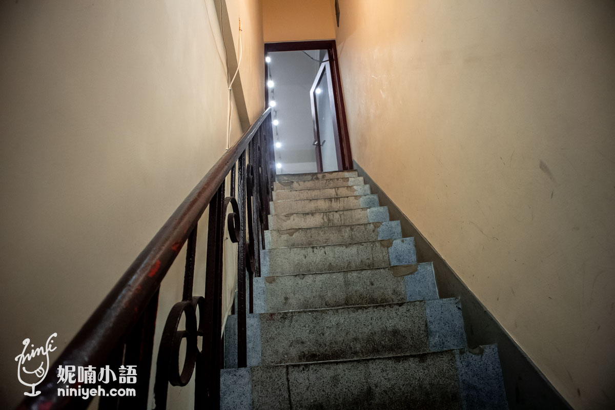 添厚二樓大圓桌設計,保留老宅住家的原貌,適合多人聚餐